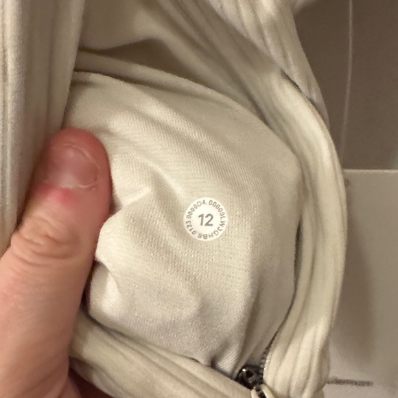 Lululemon Ribbed Nulu Define Cropped Bone Jacket Size 12 NWT - Picture 12 of 14